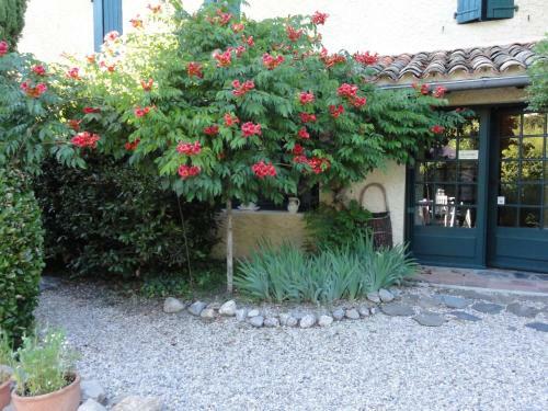 Bed & Breakfast Les Montades Chambres D'h�tes