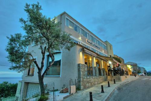 Hotel La Santa