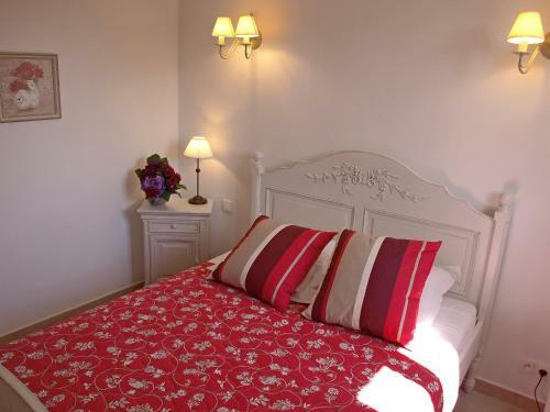 Holiday Home La Grande Bastide Saint Saturnin D'apt