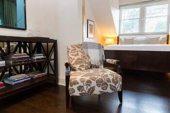 Stonehurst Place Bed & Breakfast