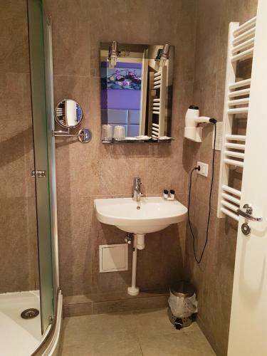 Irin Hotel