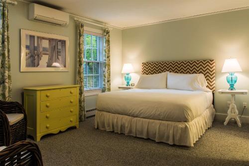 Yellow House Bed And Breakfast