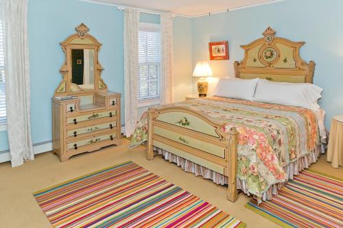 Yellow House Bed And Breakfast