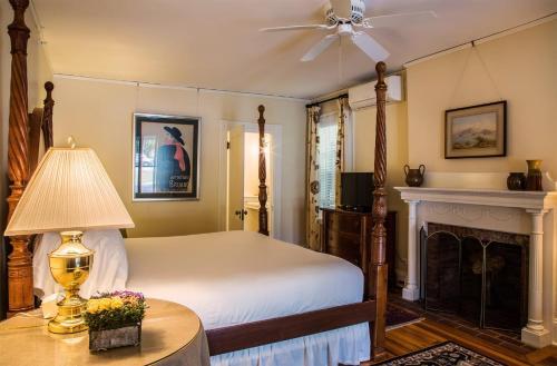 Yellow House Bed And Breakfast