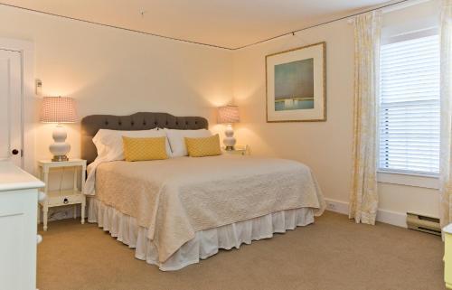 Yellow House Bed And Breakfast