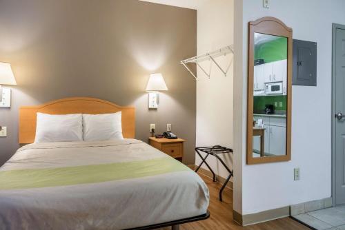 Hotel Studio 6 Sulphur