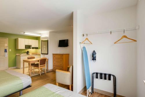 Hotel Studio 6 Sulphur