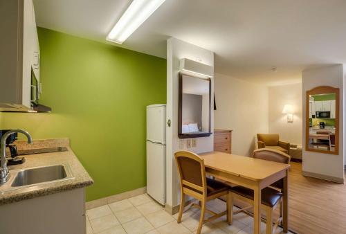 Hotel Studio 6 Sulphur