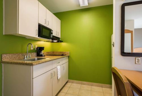 Hotel Studio 6 Sulphur
