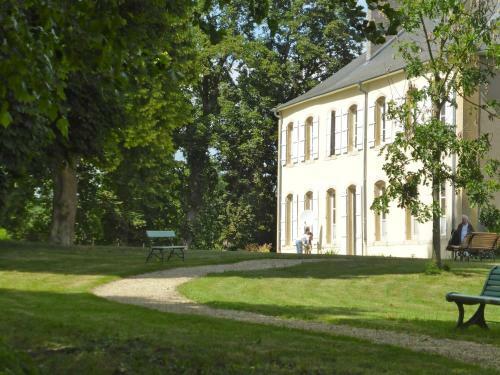 Hostal Maison D'h�tes Le Ch�teau De Puxe