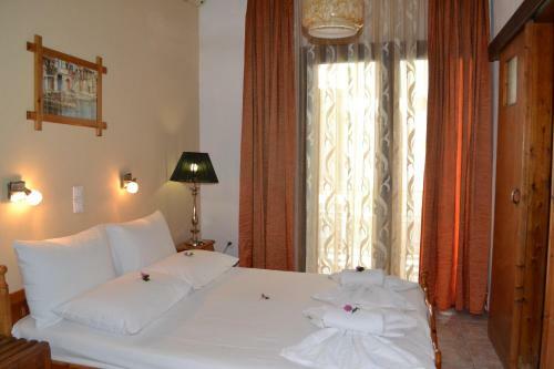 Hostal Aiolos House