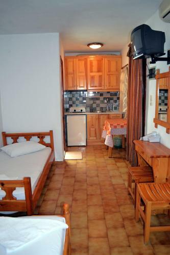 Hostal Aiolos House