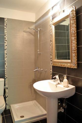 Hostal Aiolos House