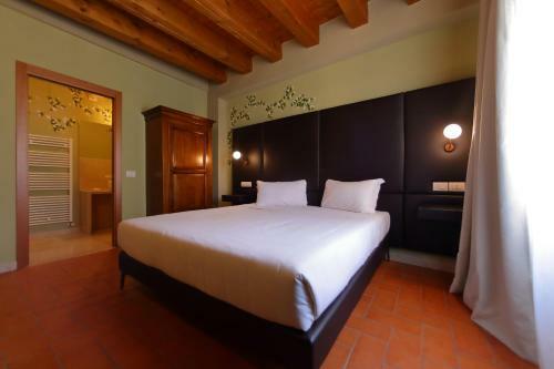 Hostal La Boheme Chambres