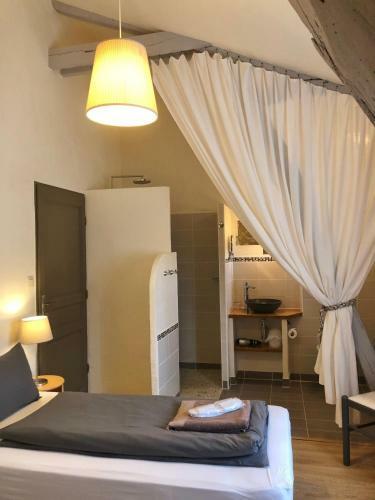 Hostal Domaine Du Champ De L'hoste