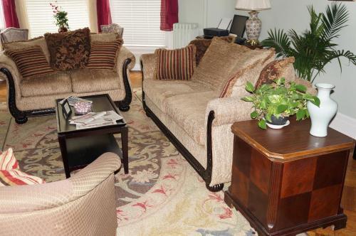 Hostal 463 Beacon Street Guest House