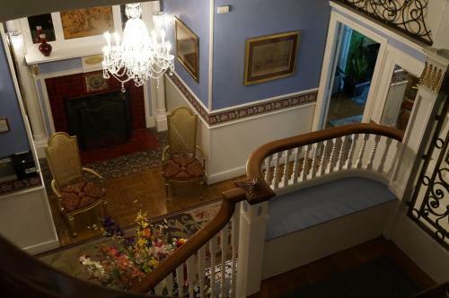 Hostal 463 Beacon Street Guest House