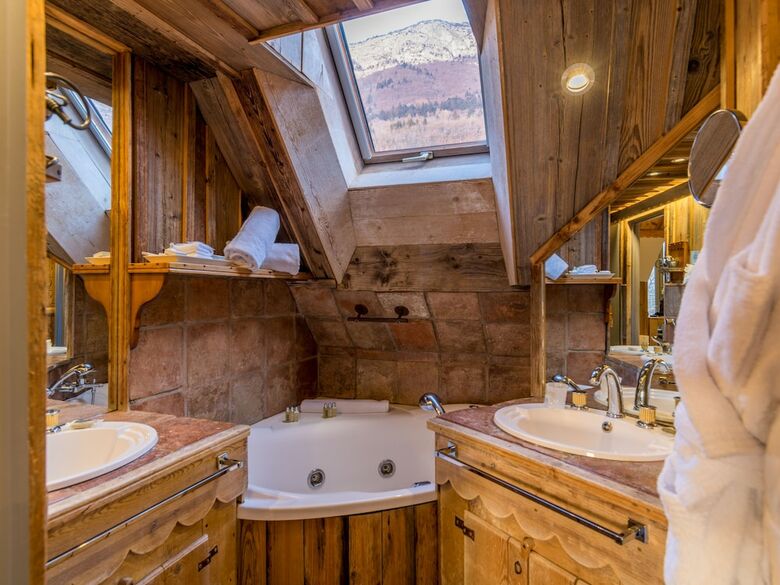 Hotel H�tel Restaurant Yoann Conte Bord Du Lac