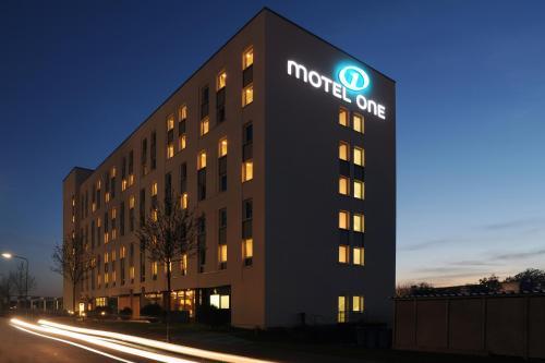 Hotel Motel One Frankfurt Airport