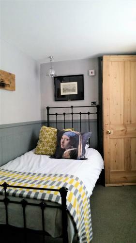 27 Bed & Breakfast