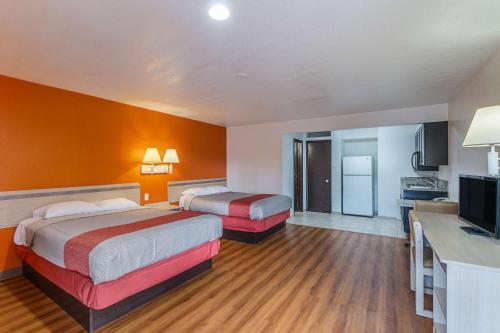 Motel 6 Dallas Desoto Lancaster