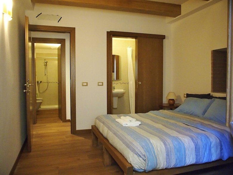 Bob And Jenny's B&B