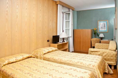 Hostal Hotel Marchi
