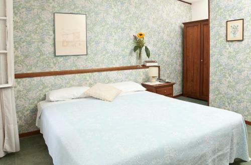 Hostal Hotel Marchi