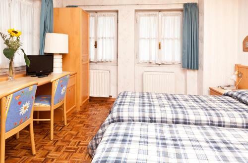 Hostal Hotel Marchi
