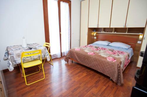 Hostal B&B By Max