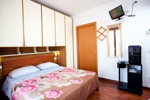 Hostal B&B By Max