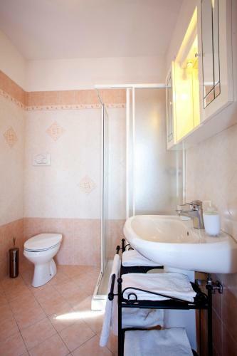 Hostal B&B By Max