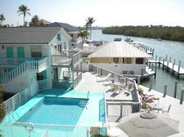 The Boathouse Motel