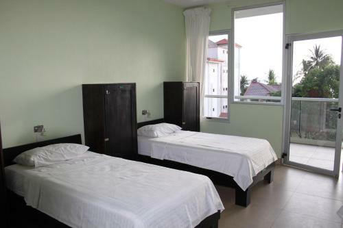 Room2board Hostel And Surf School