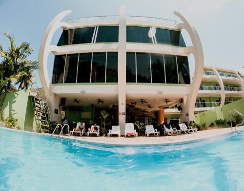 Room2board Hostel And Surf School