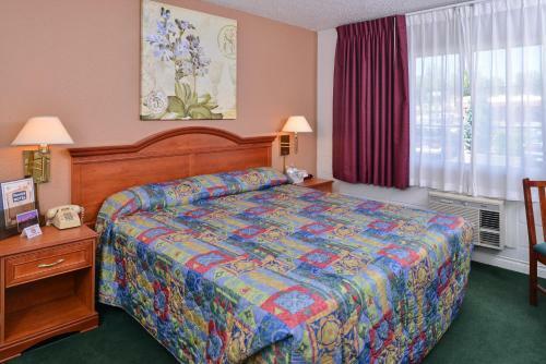 Maverick Motel