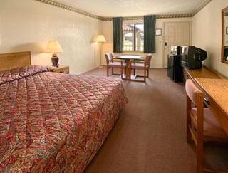 Hotel Howard Johnson Tulsa East Airport