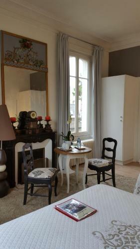 Bed & Breakfast Chambres D'h�tes - La Villa de La Paix