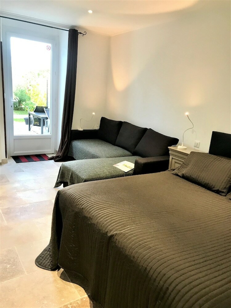 Bed & Breakfast Domaine De L'aufrene