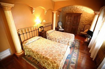 Hotel Castillo El Collado