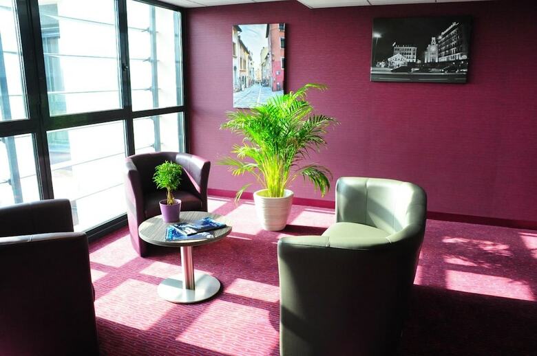 Hotel Comfort Suites Lyon Est Eurexpo