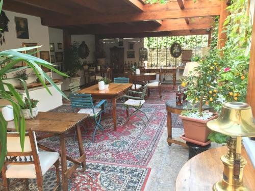 Bed And Breakfast Oz