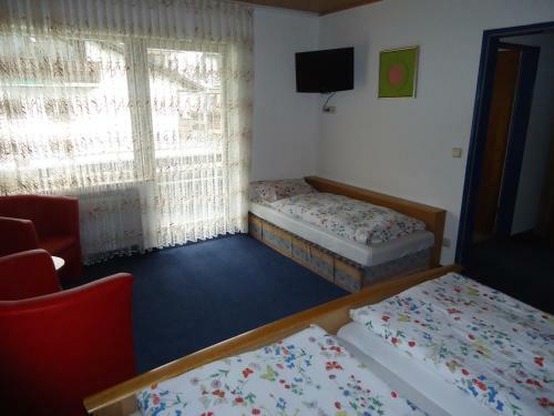 Hostal Hotel Leise Garni