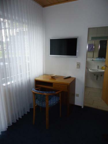 Hostal Hotel Leise Garni