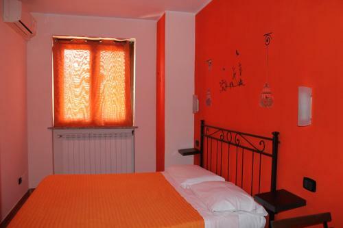 Hostal Piccola Perla Guest House