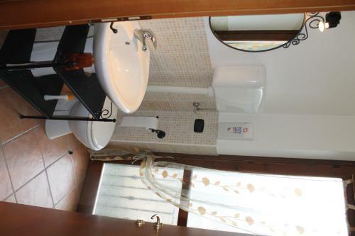 Hostal Piccola Perla Guest House