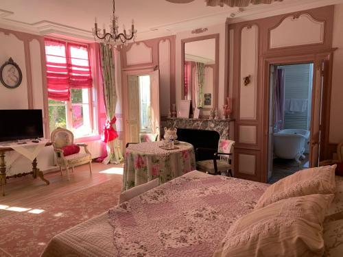 Hostal Le Chateau De Failloux