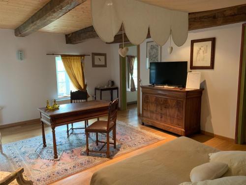 Hostal Le Chateau De Failloux