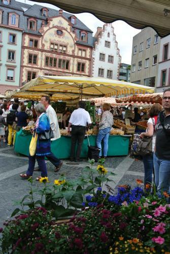Apartamento Ferienwohnung "sch�n Wohnen In Mainz"