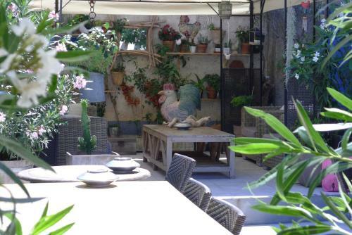Coq Hotel